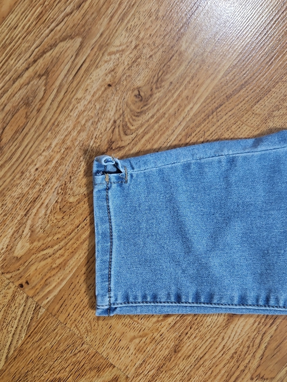 High-Rise Light Blue Women’s Stretch Jeggings with Triple-Button Waist - Picture 6 of 6